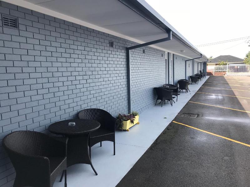 Lakeview Motor Inn image