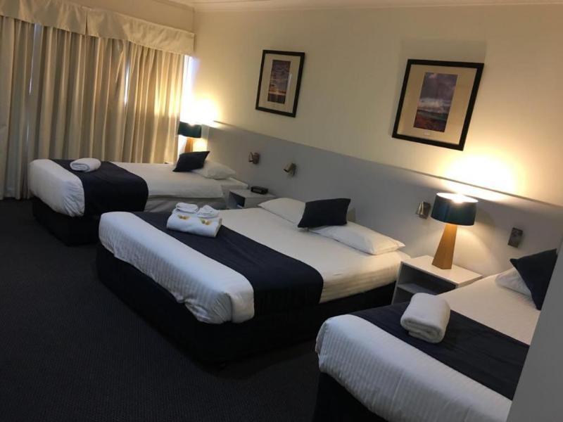 Lakeview Motor Inn image