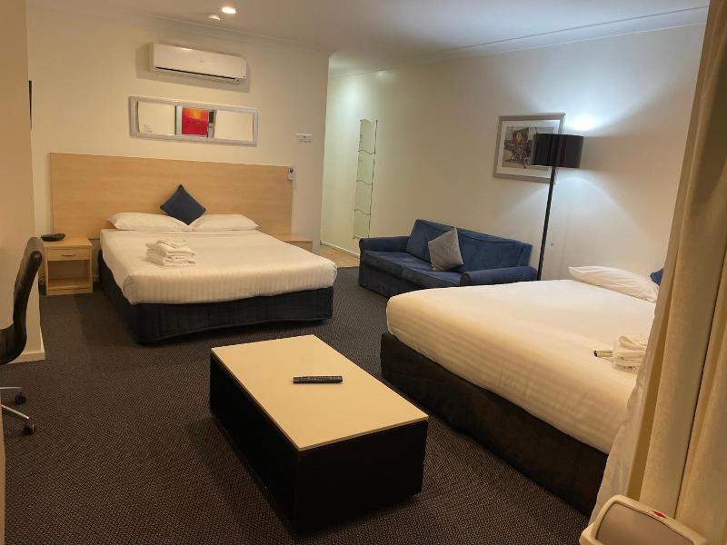 Lakeview Motor Inn image