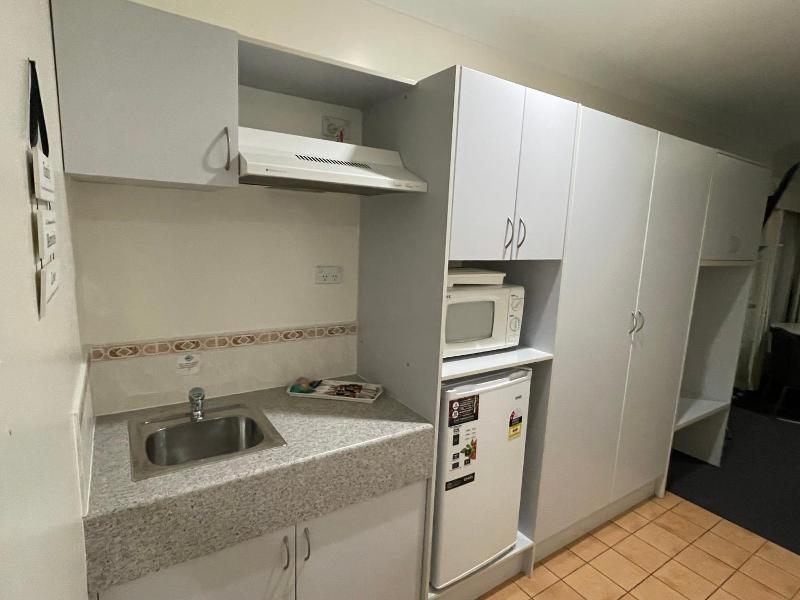 Lakeview Motor Inn image