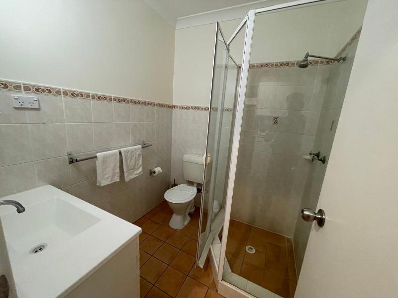 Lakeview Motor Inn image