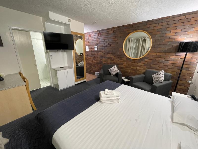Lakeview Motor Inn image
