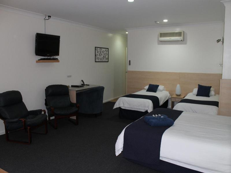 Lakeview Motor Inn image