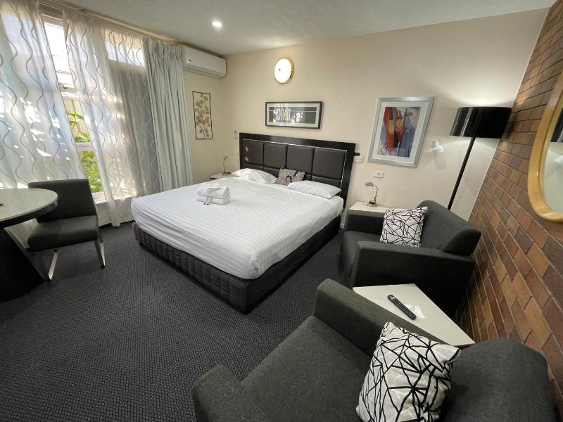 Lakeview Motor Inn image