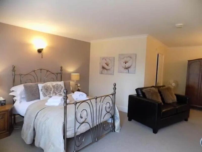 The White Horse Inn image