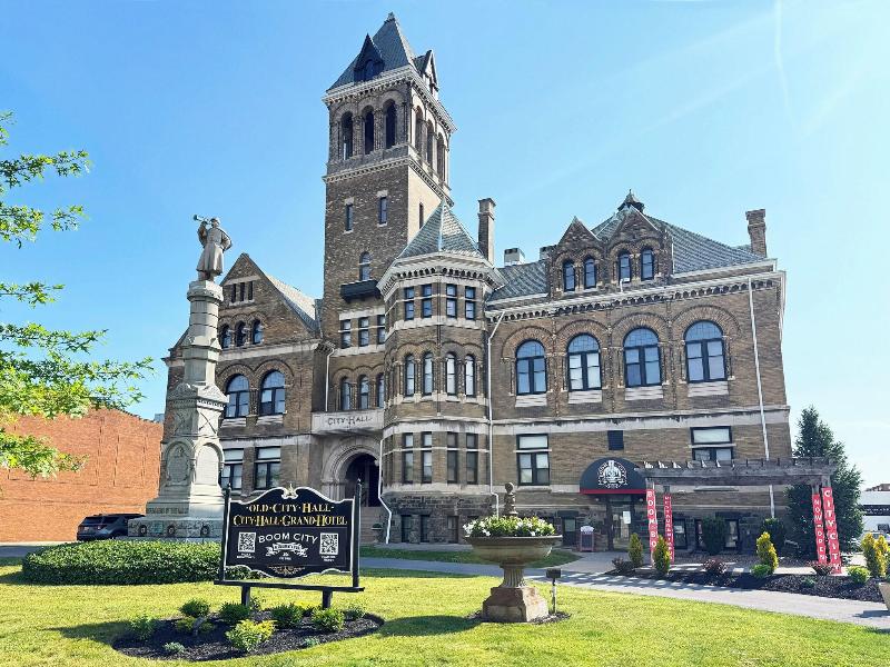 City Hall Grand Hotel