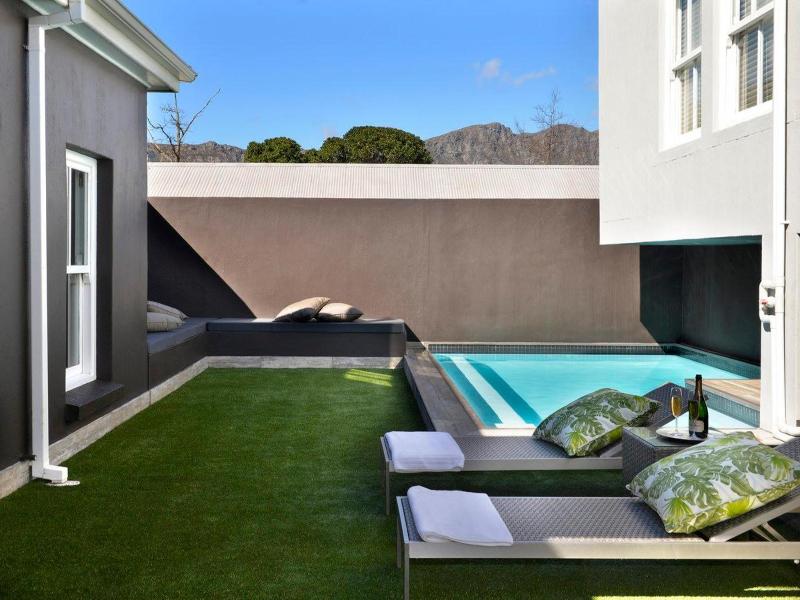 Le Petit Bijou Boutique Apartments image