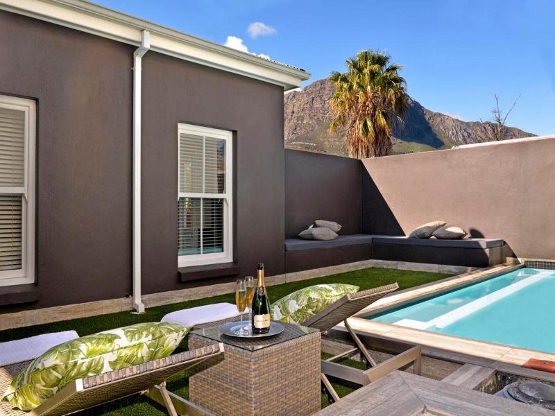 Le Petit Bijou Boutique Apartments image