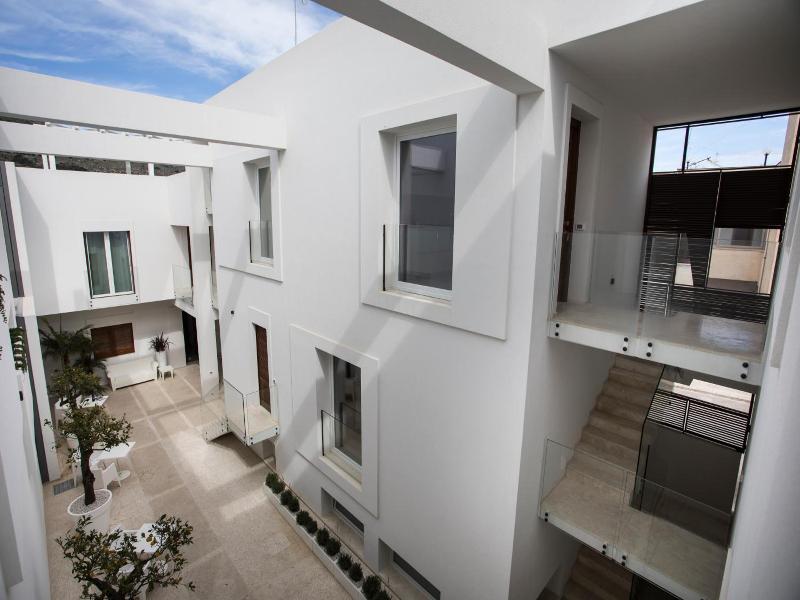 Le Ancore Luxury Apartments image