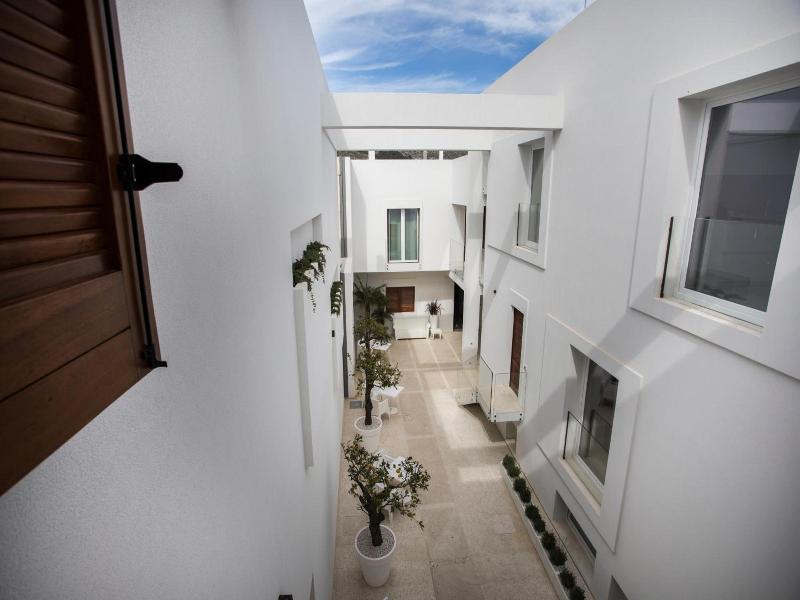 Le Ancore Luxury Apartments image