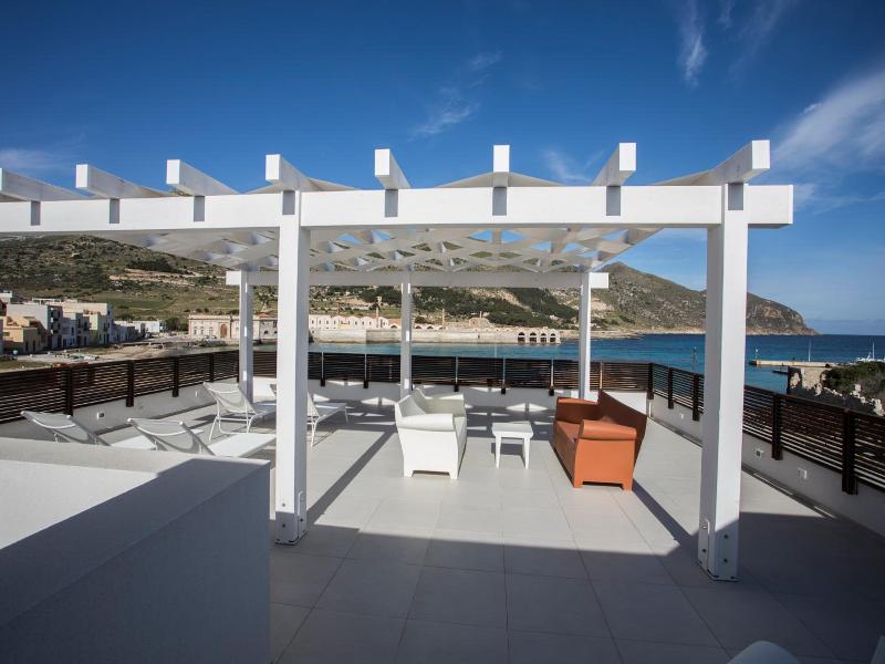 Le Ancore Luxury Apartments image