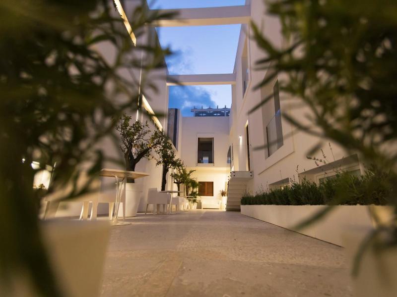 Le Ancore Luxury Apartments image