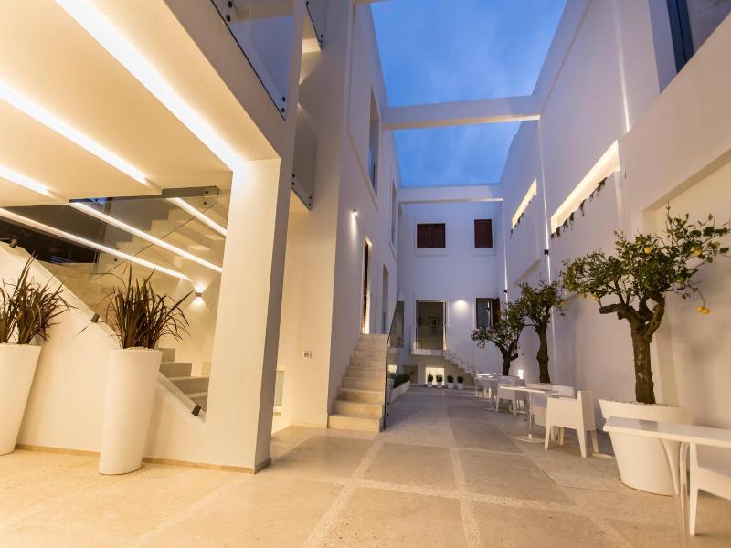 Le Ancore Luxury Apartments image