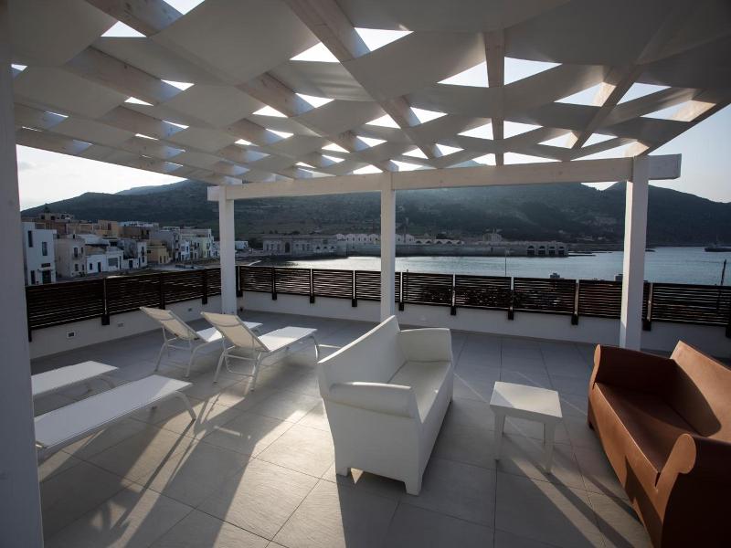 Le Ancore Luxury Apartments image