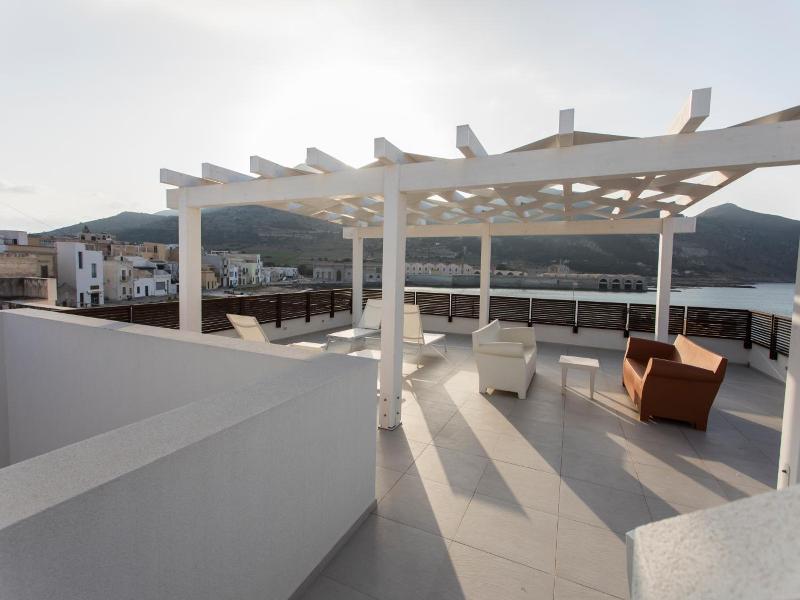 Le Ancore Luxury Apartments image
