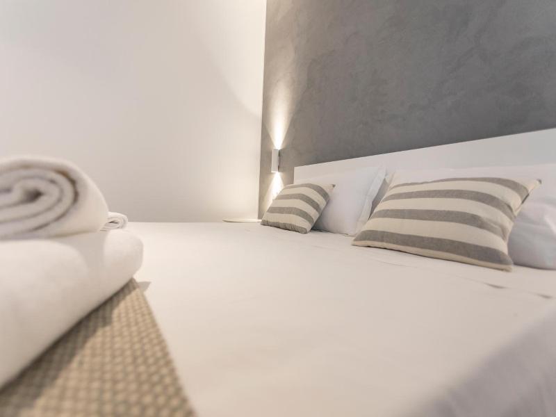 Le Ancore Luxury Apartments image