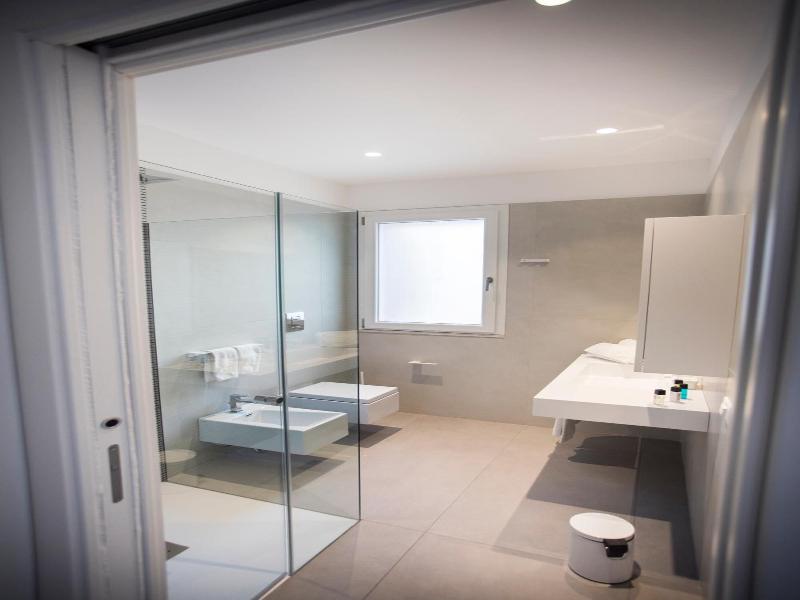 Le Ancore Luxury Apartments image
