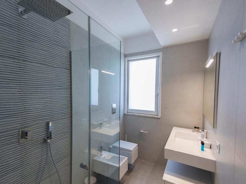 Le Ancore Luxury Apartments image