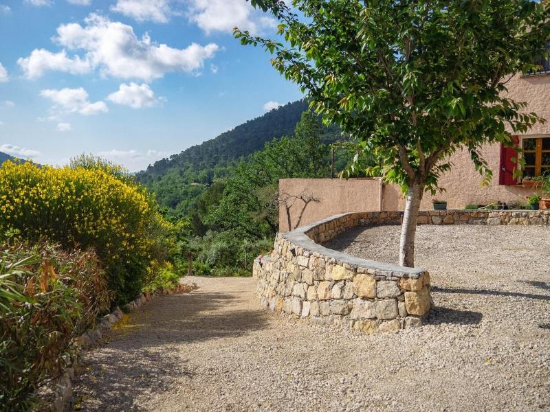 L Estuve Provencale image