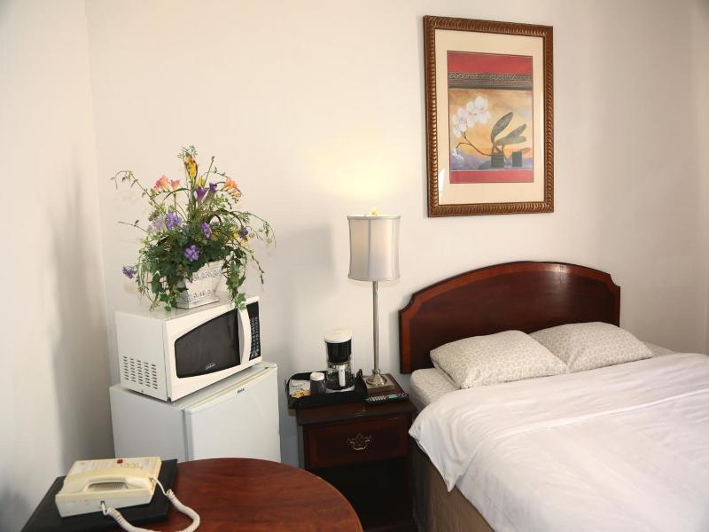 Nash Hotel image