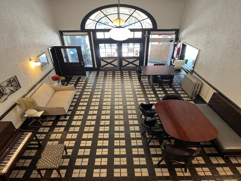 Nash Hotel image
