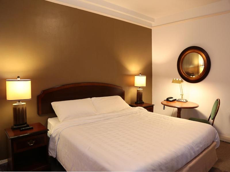 Nash Hotel image