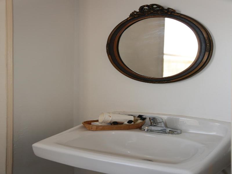Nash Hotel image