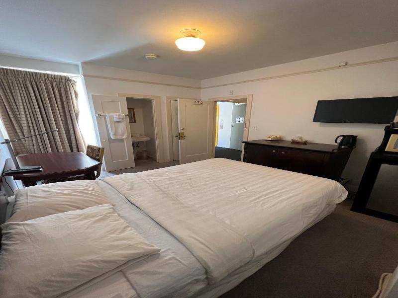 Nash Hotel image