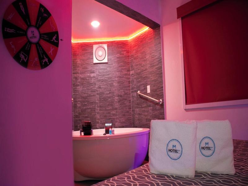 Hotel Muy image