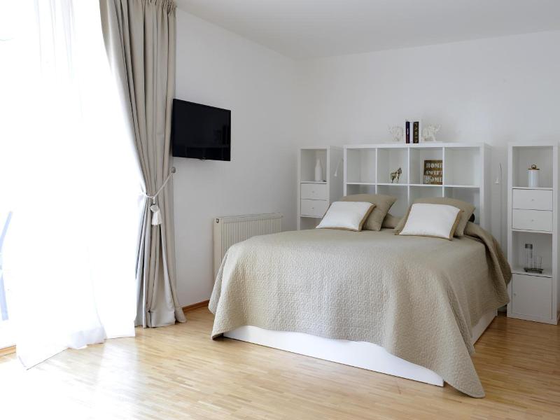 Parkside Apartment House image