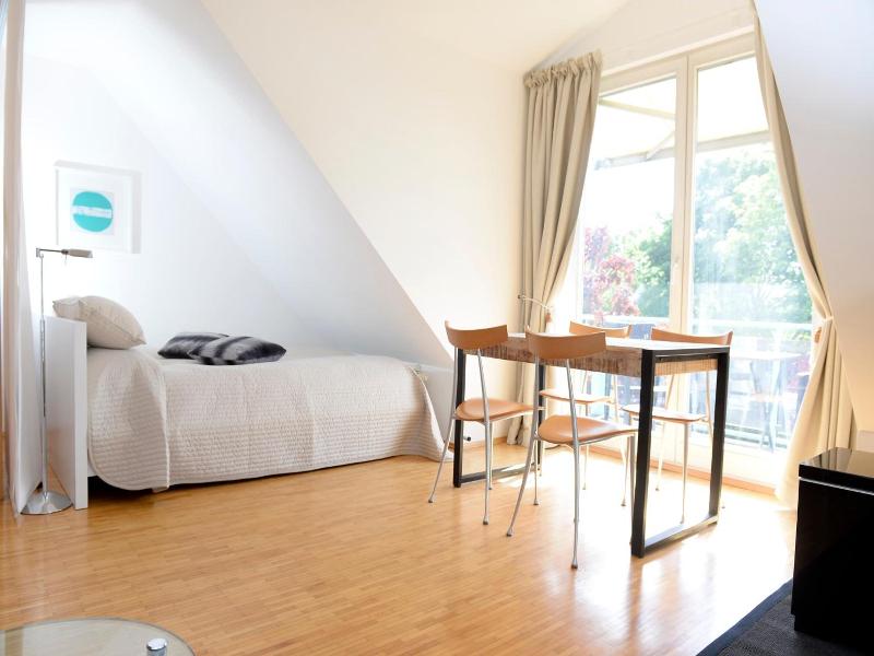 Parkside Apartment House image
