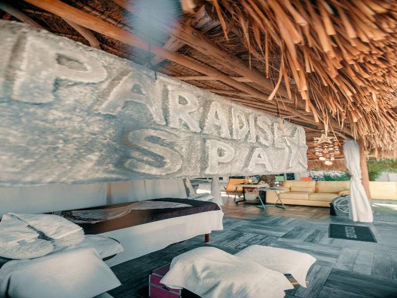 Hotel Paradise Suites image