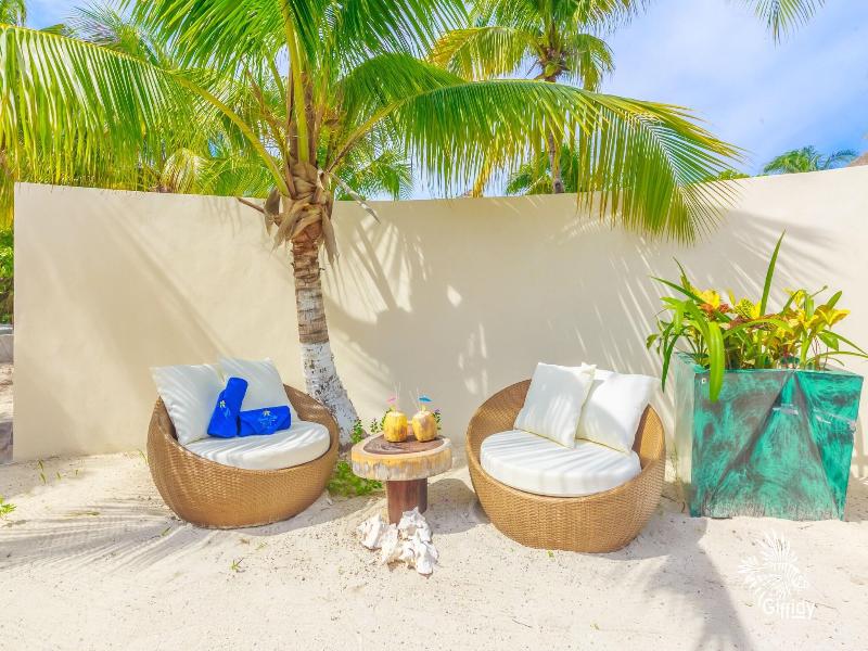 Hotel Paradise Suites image