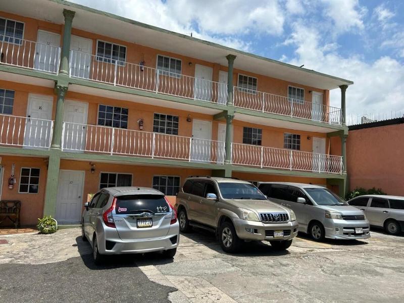 Tropical Manor Inn image