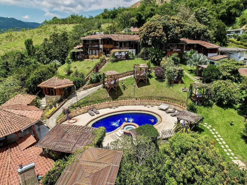 Hotel Spa La Colina image