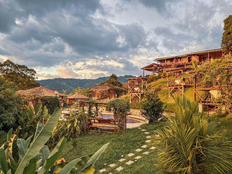 Hotel Spa La Colina image