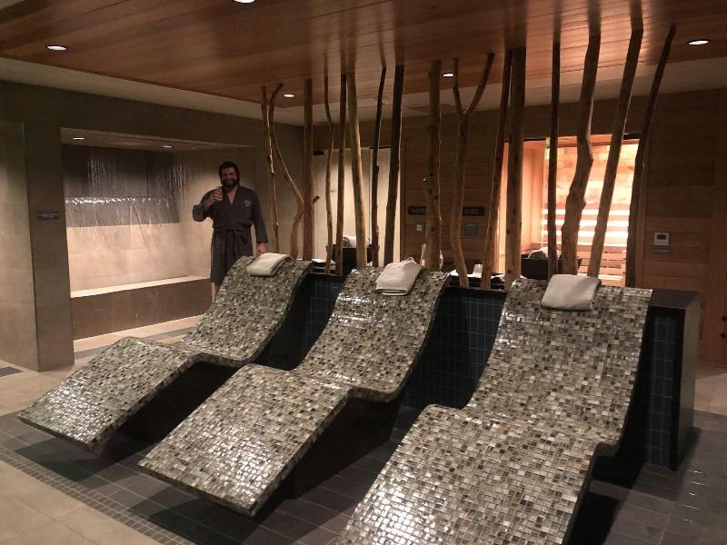 Rush Creek Lodge & Spa At Yosemite image