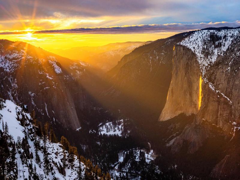 Rush Creek Lodge & Spa At Yosemite image