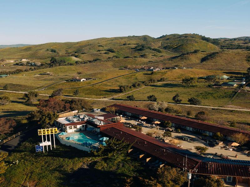 Skyview Hotel image