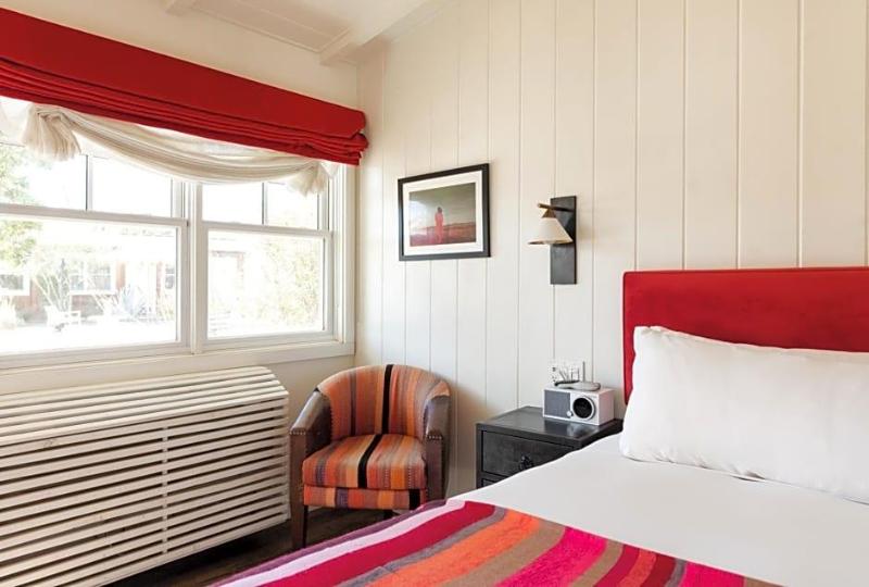 Skyview Hotel image