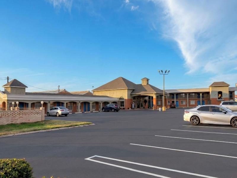 Aloha Inn image