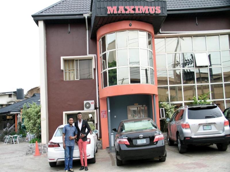 Maximus Suites image