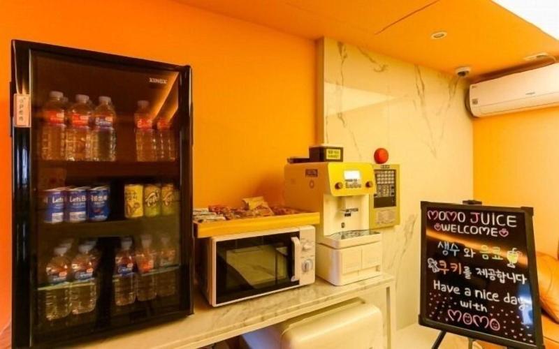 Hotel Momo Juice image