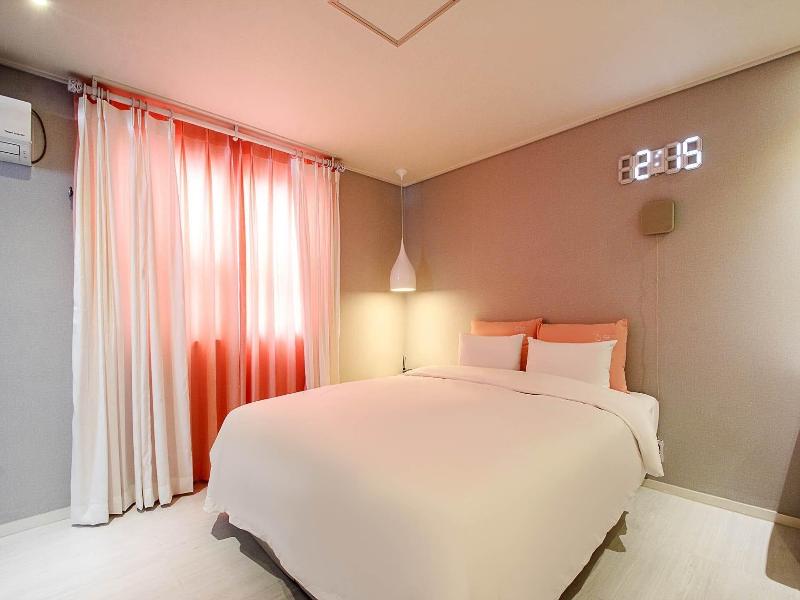 Hotel Momo Juice image