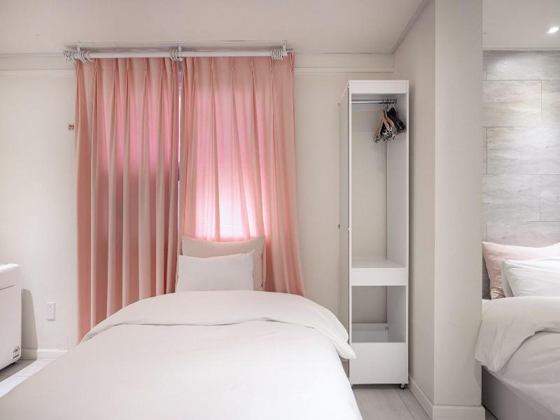 Hotel Momo Juice image