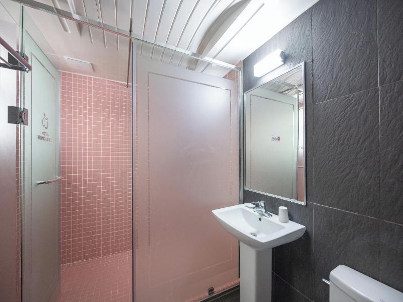 Hotel Momo Juice image