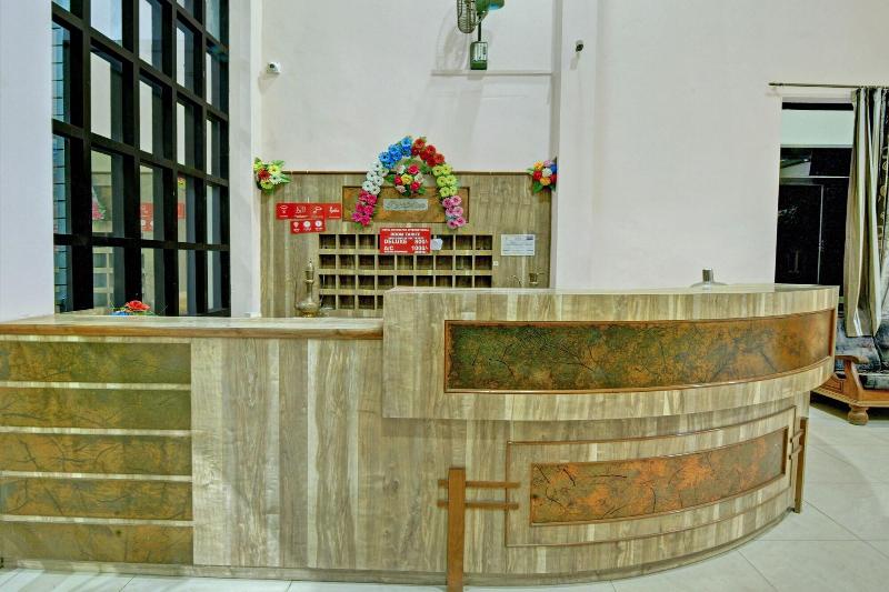30636 Hotel Navaratna International — main photo
