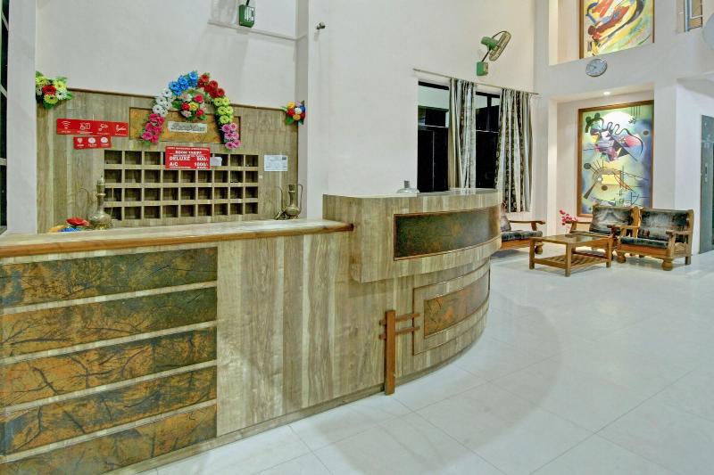 30636 Hotel Navaratna International — photo 5