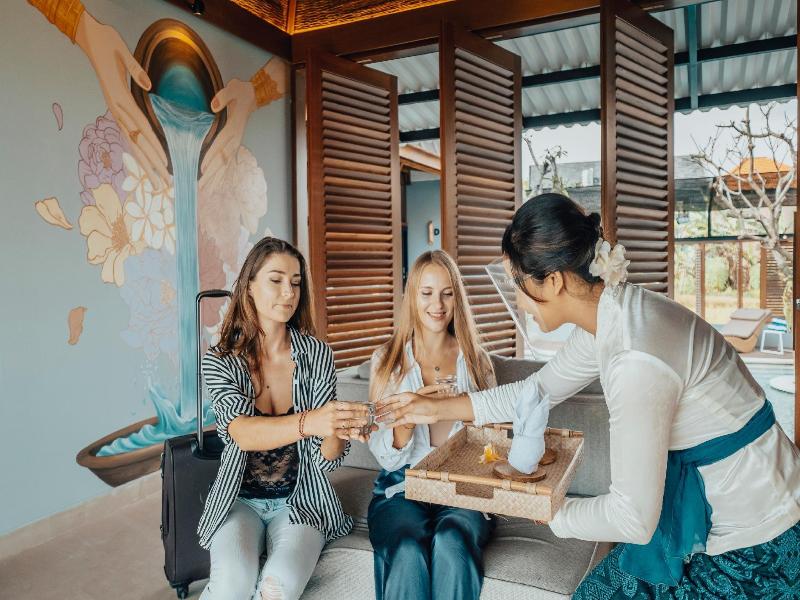Amolas Canggu Villa Balinese Muralism image