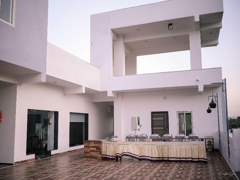 Hotel Paramount image
